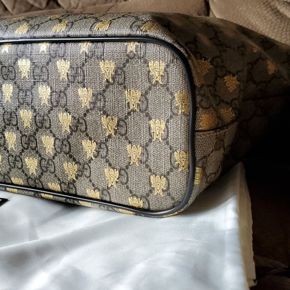 Gucci supreme bee small monogrammed tote - Picture 9 of 16